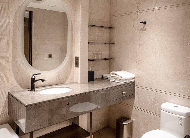 اتاق لوکس, Yak & Yeti