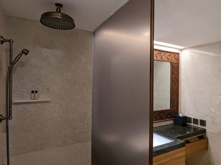 اتاق لوکس, Yak & Yeti