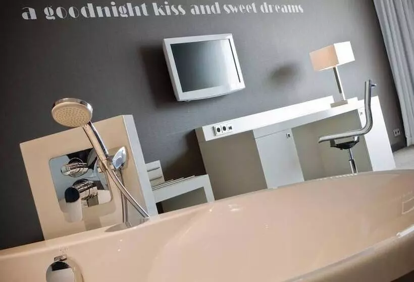 Comfort Room, Van Der Valk Hotel Apeldoorn   De Cantharel