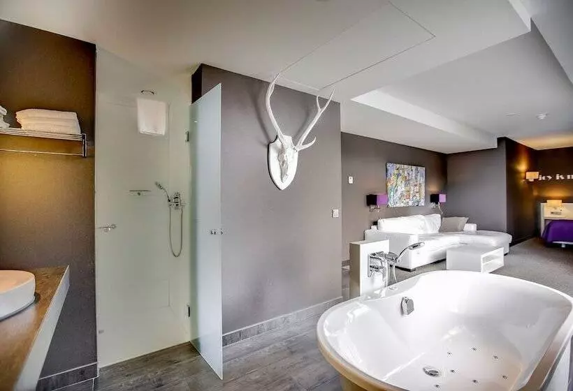 Deluxe Suite, Van Der Valk Hotel Apeldoorn   De Cantharel