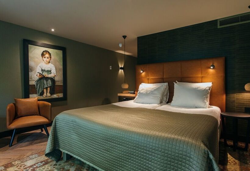 اتاق راحتی با چشمانداز استخر, Van Der Valk Hotel Apeldoorn   De Cantharel