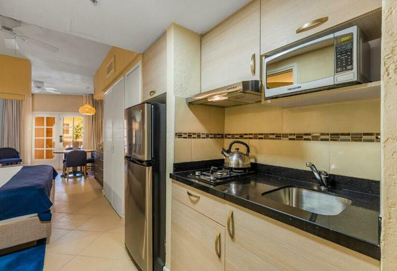 استودیوی استاندارد, Playa Linda Beach Resort