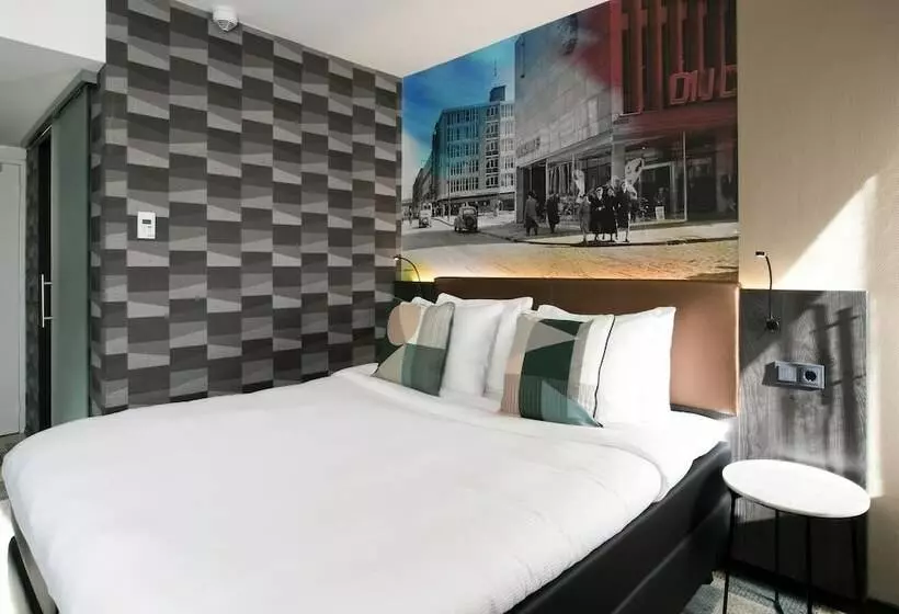 Standard Room Double Bed City View, Savoy Hotel Rotterdam