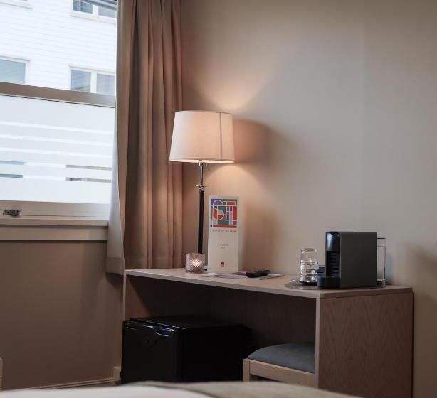 家庭间, Strand Hotel Fevik   By Classic Norway Hotels