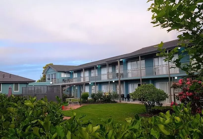 スタンダードスタジオ, Taylors Motel