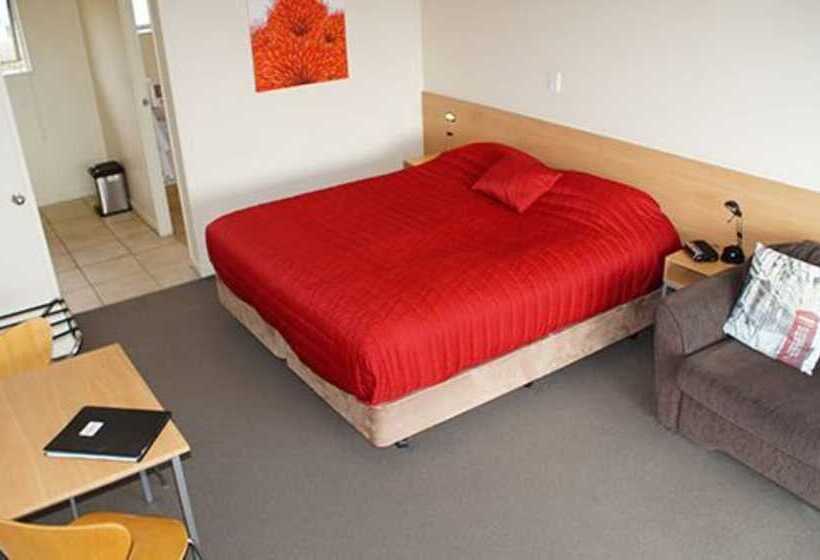 스탠다드 스튜디오, Taylors Motel