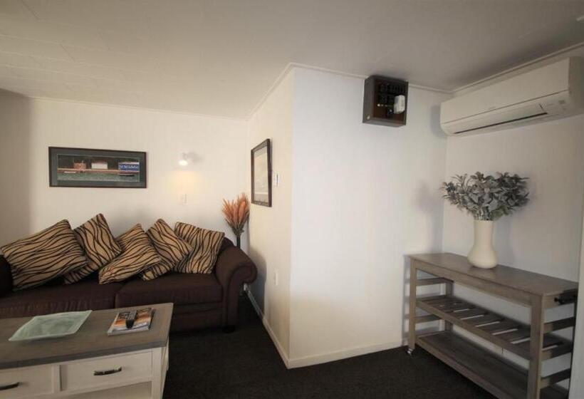 Семейные Апартаменты 3 Спальни, Beach Lodge Motels