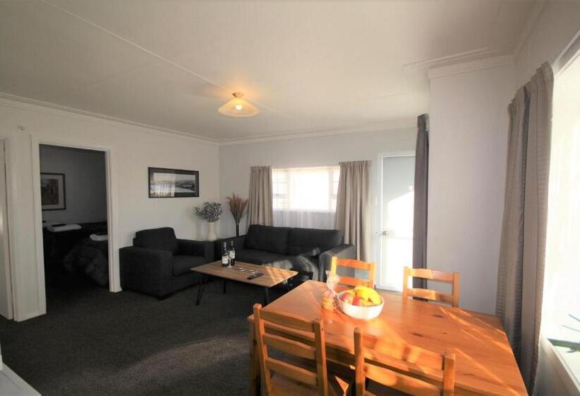 带2个卧室的公寓, Beach Lodge Motels