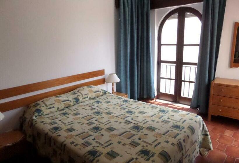 דירת שני חדרים, Clube Alvorferias