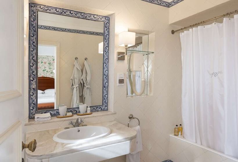 اتاق لوکس, As Janelas Verdes Inn  Lisbon Heritage Collection  Riverside