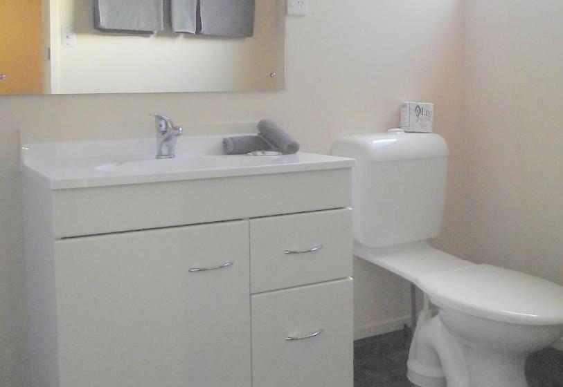 침실 2개 아파트, Caves Motor Inn