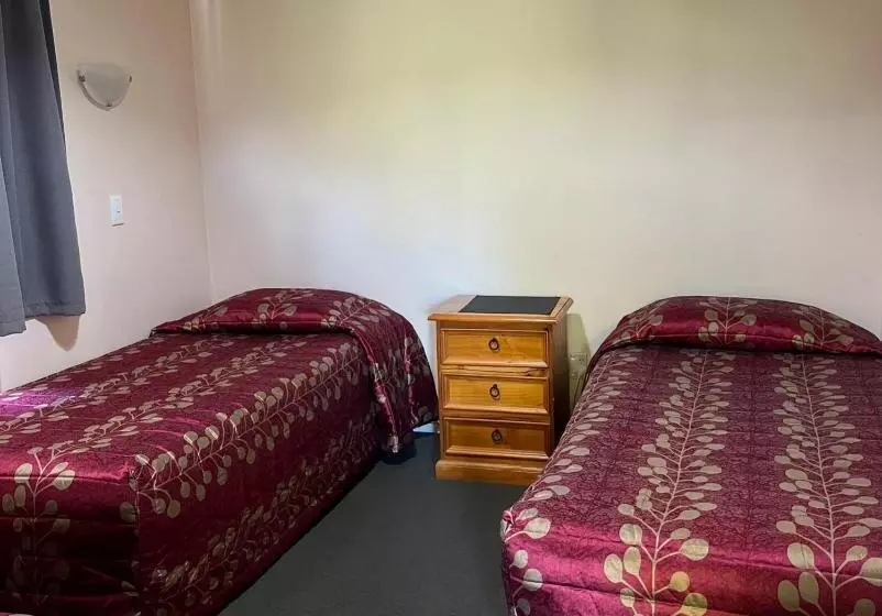 ２ベッドルームアパートメント, Caves Motor Inn
