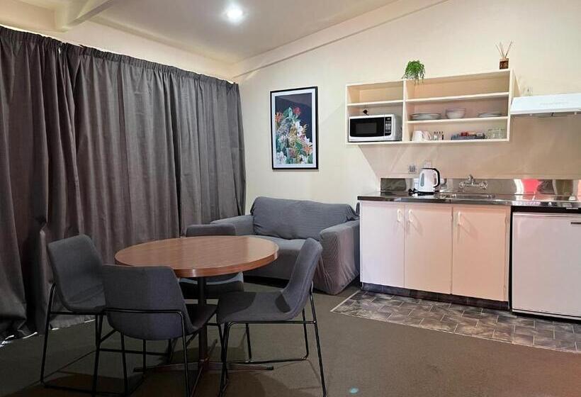 침실 2개 아파트, Caves Motor Inn