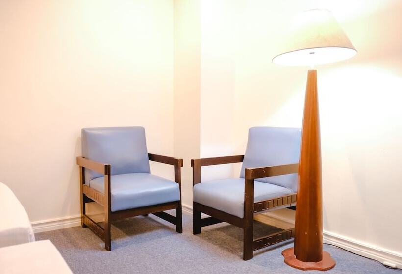 חדר סטנדרט לארבעה, De Luxe