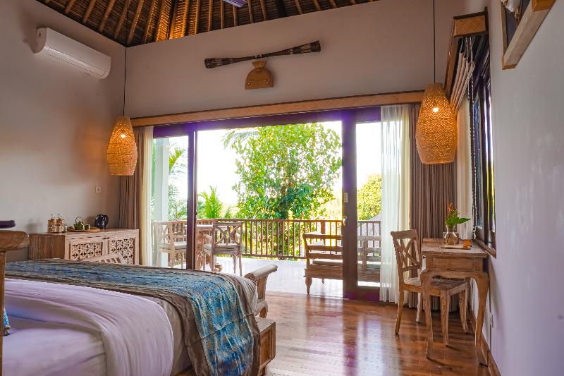 חדר סטנדרט לארבעה, De Luxe