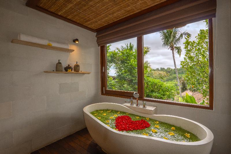 חדר סטנדרט לארבעה, De Luxe