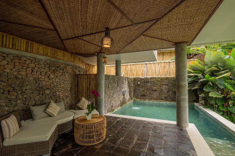 חדר סטנדרט לארבעה, De Luxe