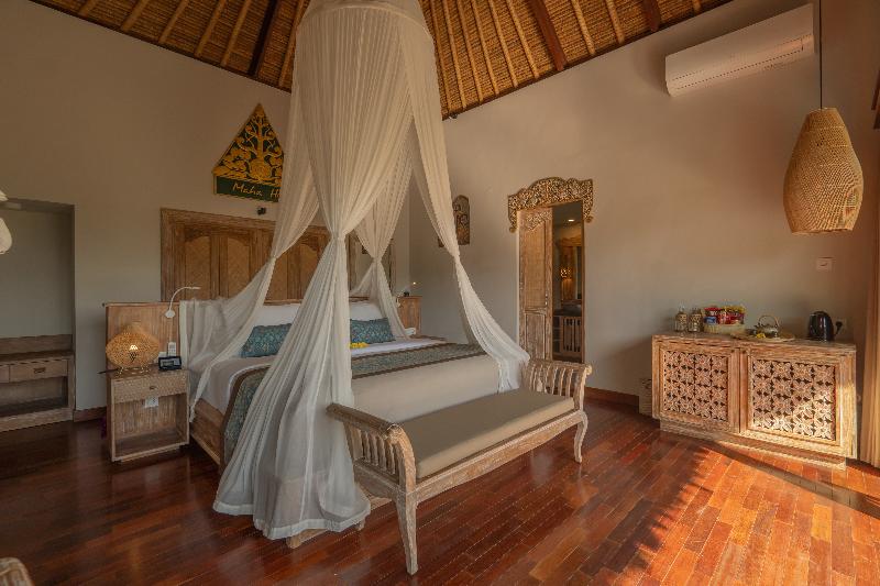 חדר סטנדרט לארבעה, De Luxe