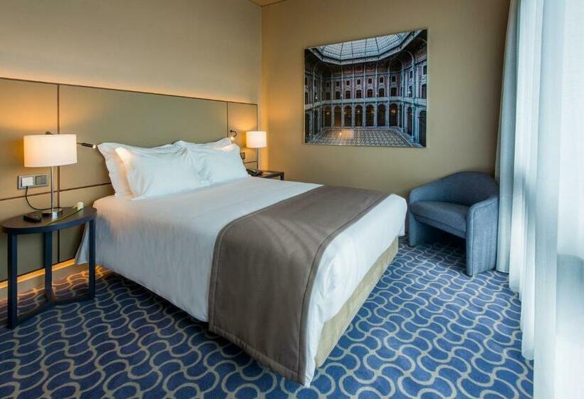 اتاق راحتی, Dom Henrique Downtown