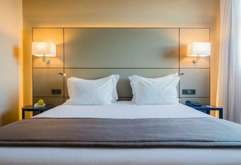 اتاق راحتی, Dom Henrique Downtown