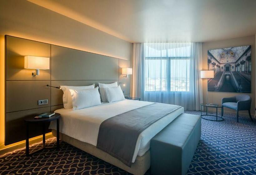 اتاق راحتی, Dom Henrique Downtown