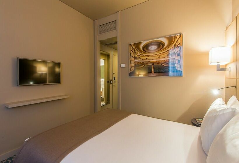 اتاق راحتی, Dom Henrique Downtown