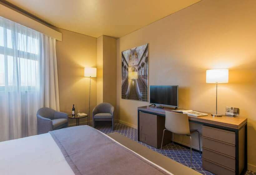 اتاق راحتی, Dom Henrique Downtown