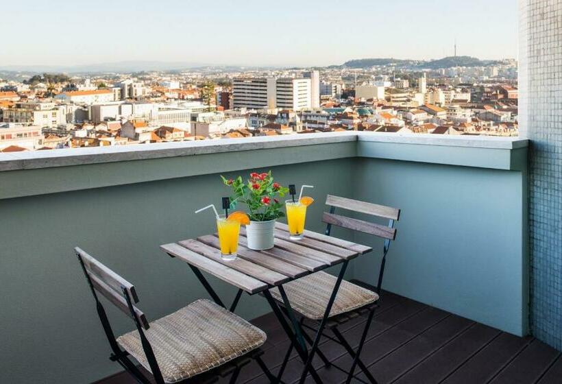 سوئیت راحتی, Dom Henrique Downtown