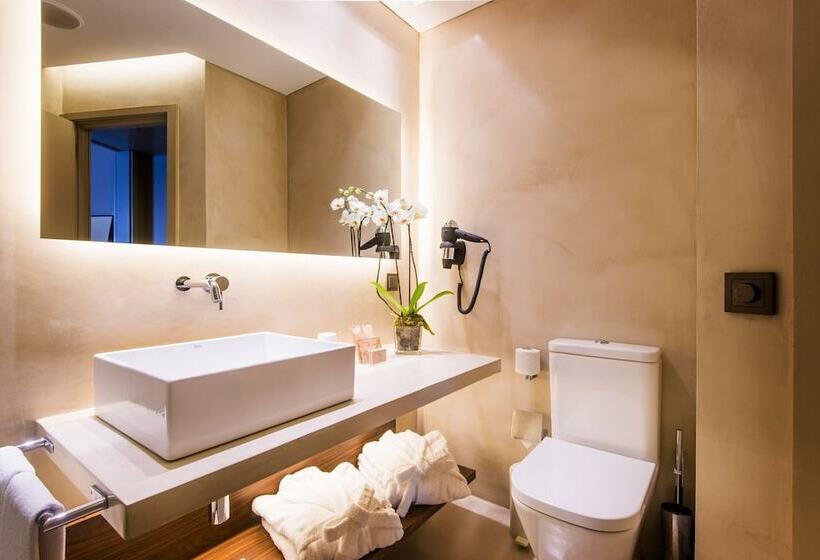 اتاق راحتی یک تخته, Dom Henrique Downtown