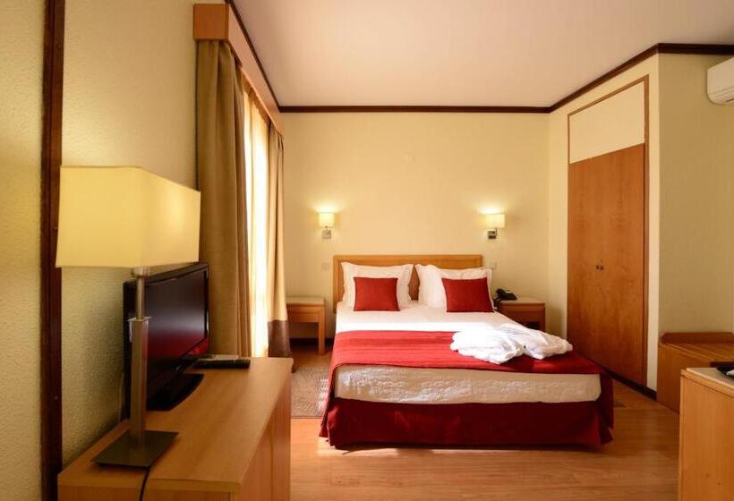 패밀리 룸, Dom Nuno