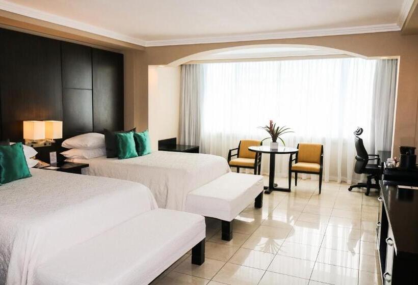 Номер Premium Вид на Бассейн, El Panamá by Faranda Grand