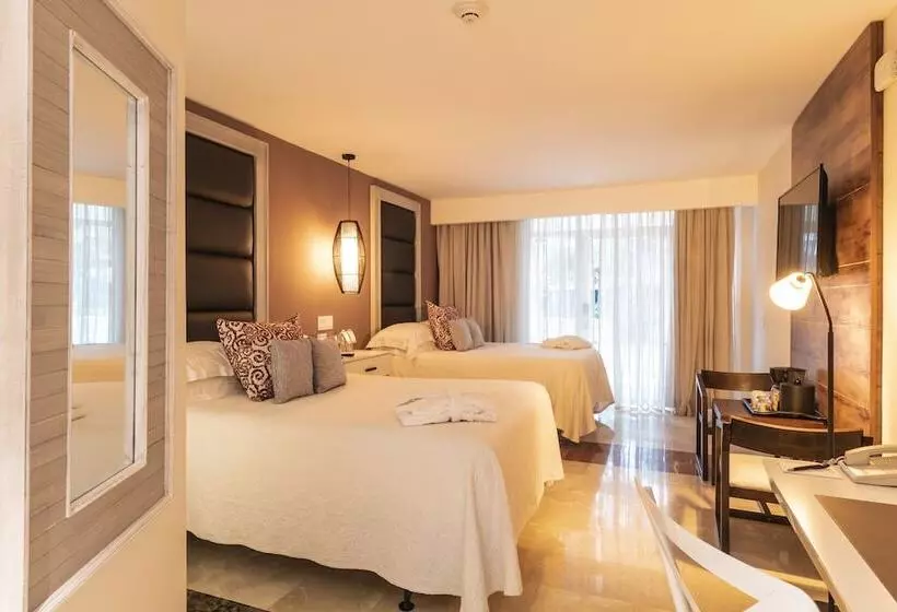 کابین, El Panamá by Faranda Grand
