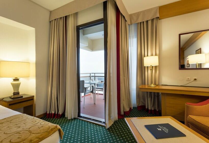 اتاق استاندارد با چشمانداز دریا, Estoril Eden