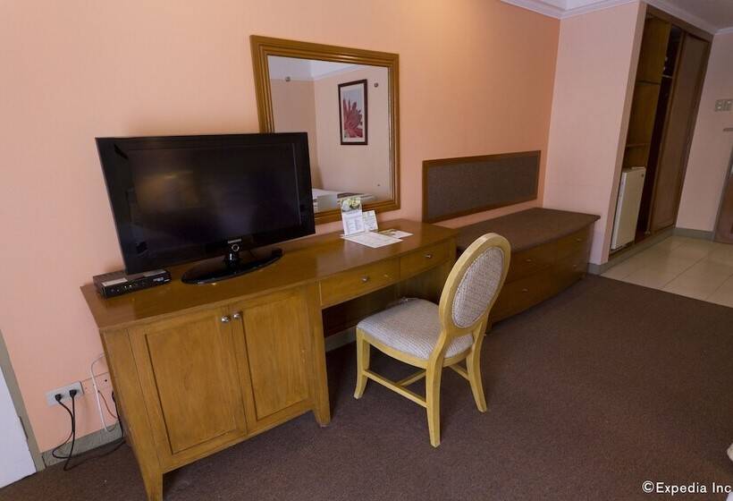 اتاق سوپریور, Montebello Villa