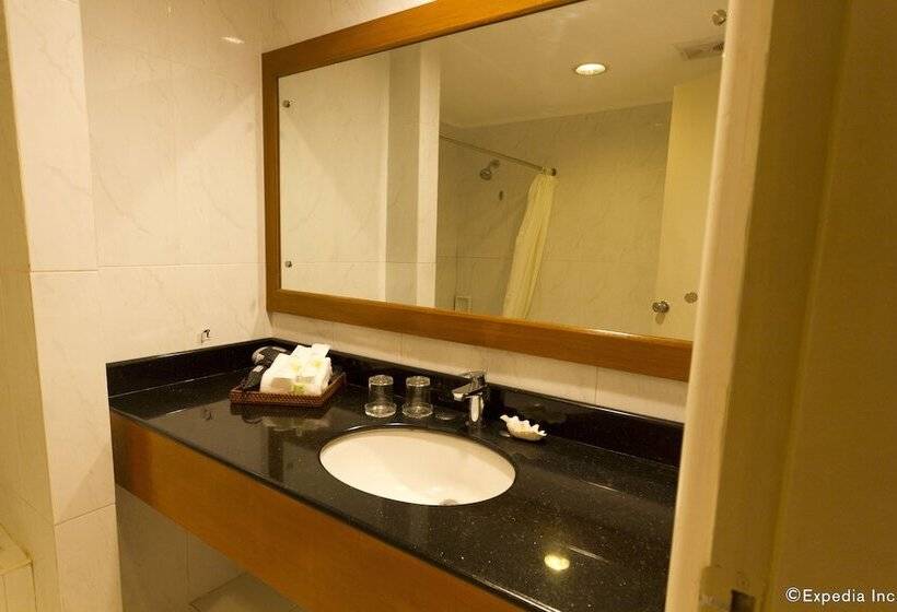 اتاق لوکس, Montebello Villa