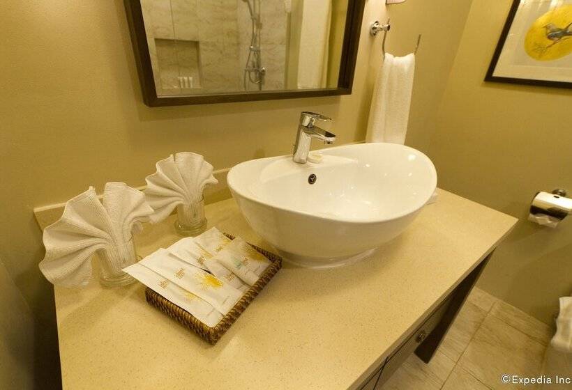 اتاق پرمیوم, Montebello Villa