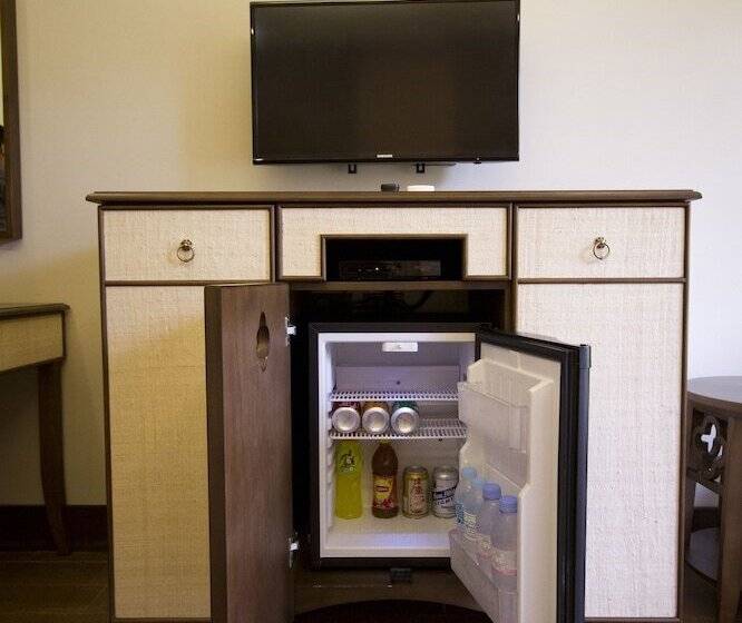 اتاق پرمیوم, Montebello Villa