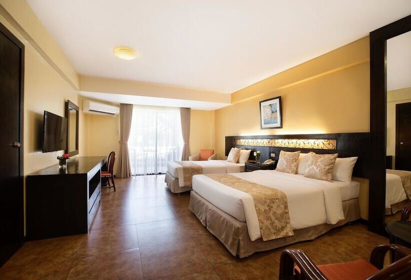 Premium Room Pool View, Montebello Villa