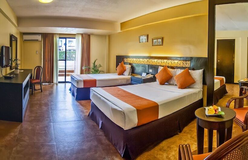 Premium Room Pool View, Montebello Villa