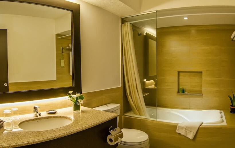 سوییت جونیور, Montebello Villa