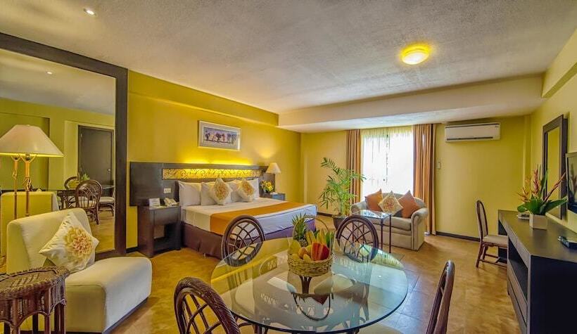 سوییت جونیور, Montebello Villa