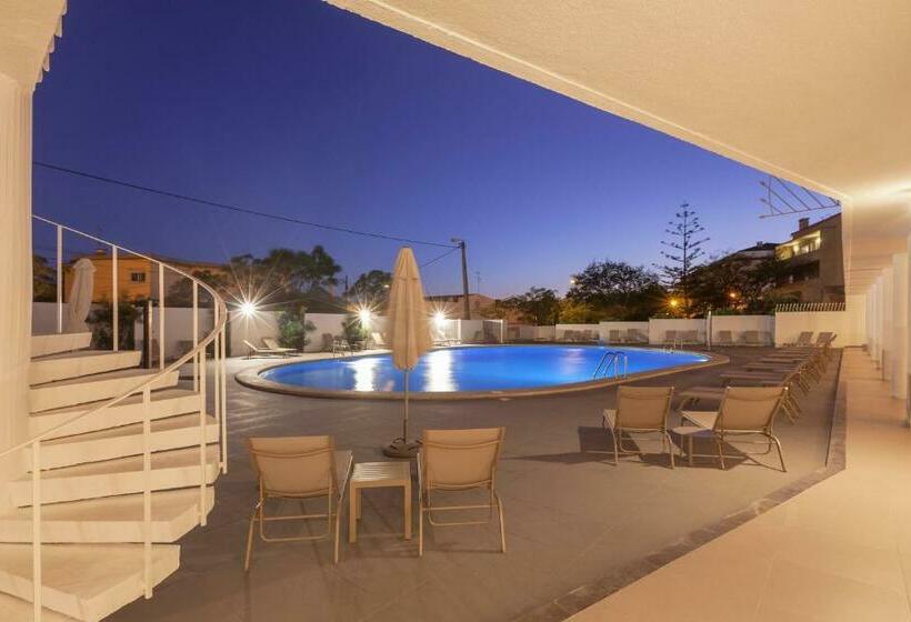 标准间, Carcavelos Beach