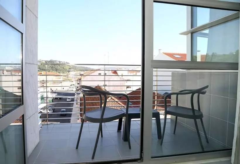 اتاق استاندارد سه نفره, Praia