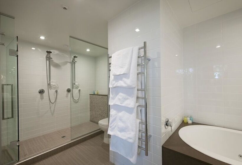 スイート, The George