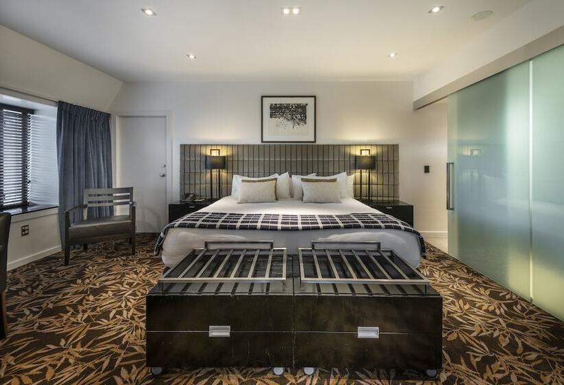 スイート, The George