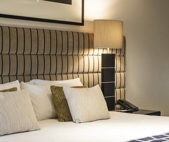 Полулюкс, The George