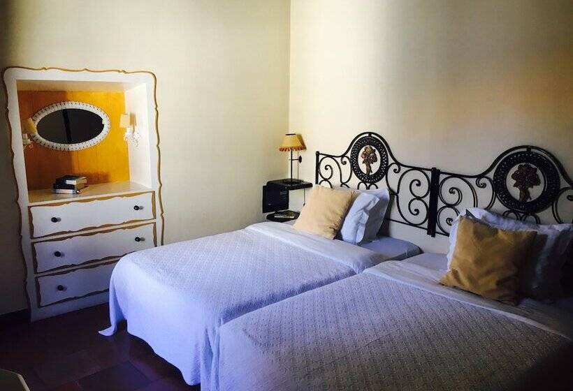 غرفة قياسية, The Literary Man Obidos