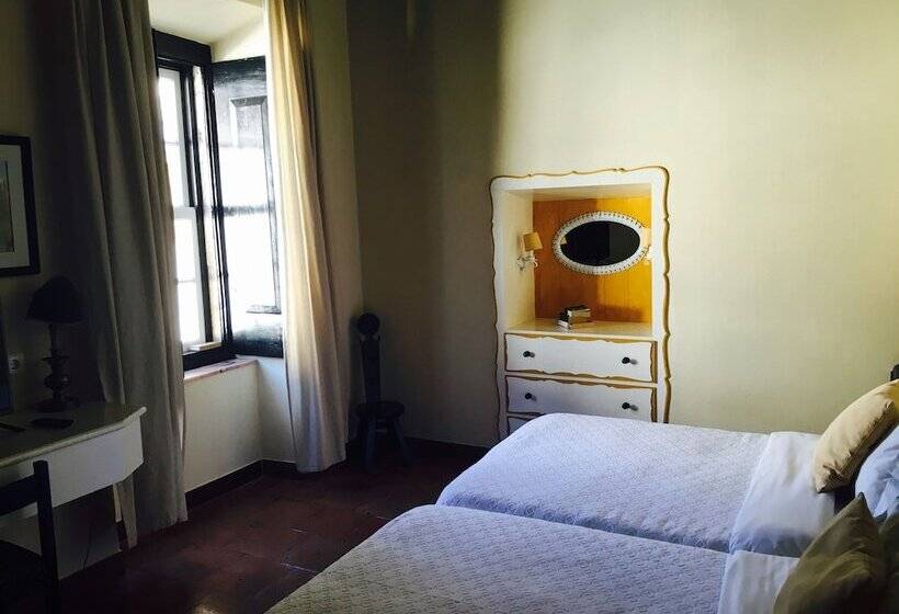 غرفة قياسية, The Literary Man Obidos