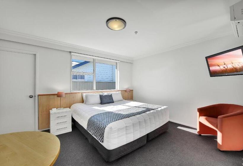 Студия Стандарт, The Hotel Nelson