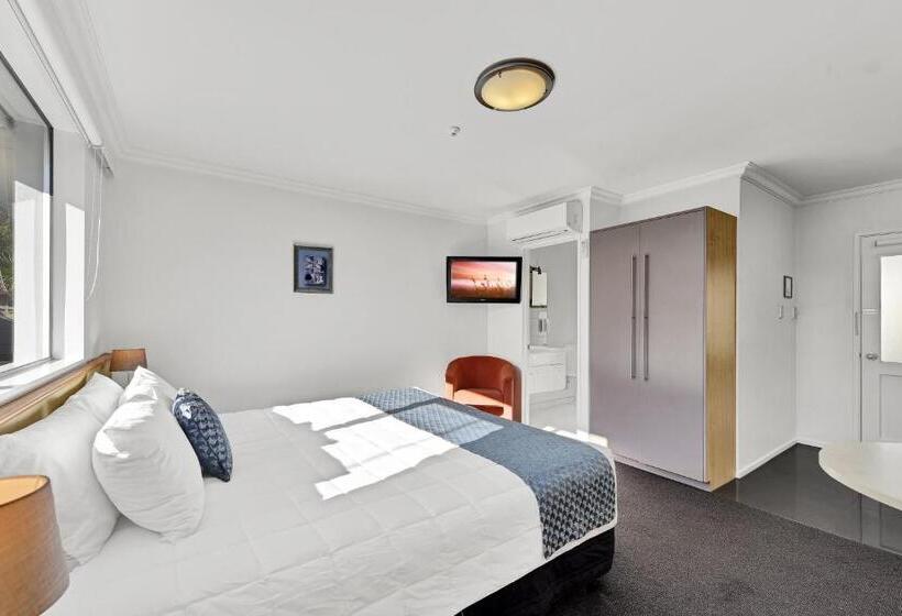 Студия Стандарт, The Hotel Nelson